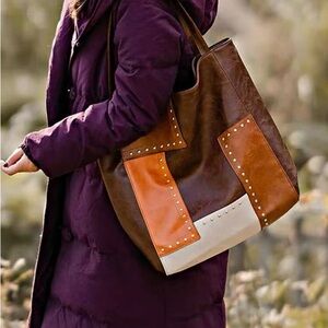 Women's Rivet large capacity Leather Cross Shoulder Handbag